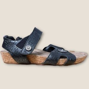 Walking Cradles Womens Sandals Size 10.5 Black Croc Leather Comfort Arch Support